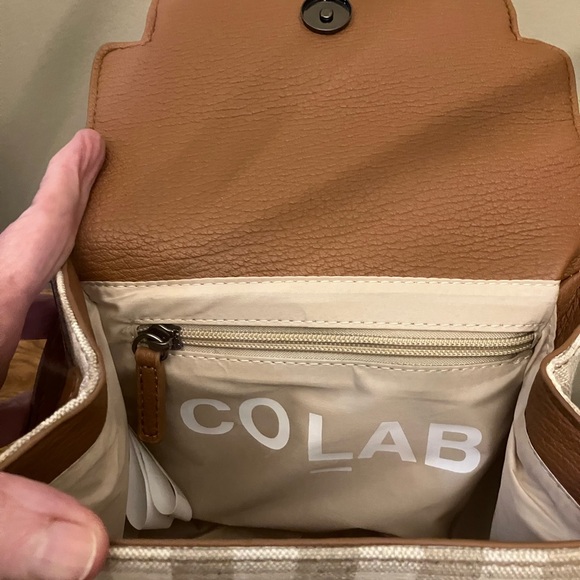 COLAB ‘Iris’ small Cross-body bag - 100% Vegan Canadian brand - Picture 6 of 7